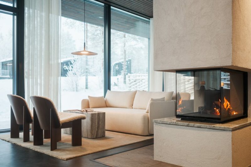 Halo Igloos Lounge