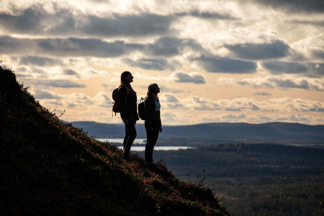 Hiking in Juhannuskallio in Kuusamo (Rukan Salonki)