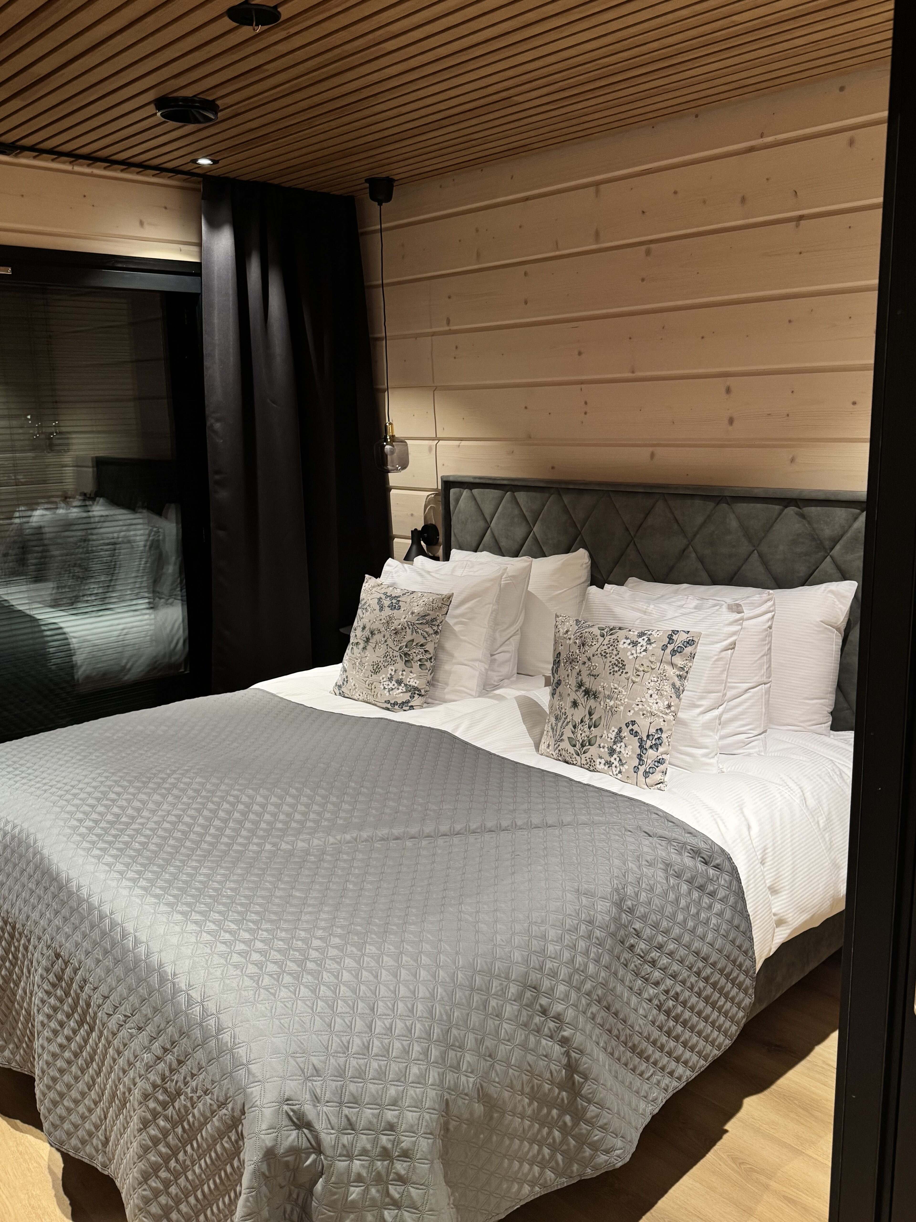 Bedroom at Lumen Design Suite (Beana Laponia)
